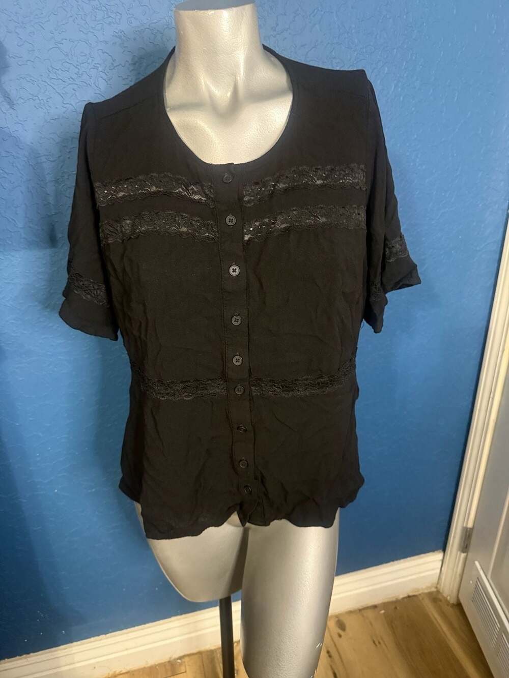 Torrid 00 Black Lace Trim Button Front Blouse Romantic Goth Boho Peplum Top